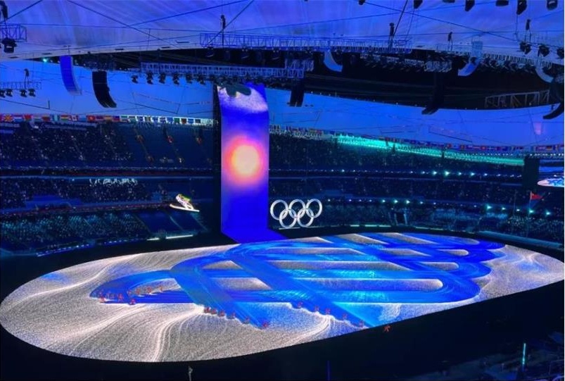 冬奥的开场、冰球赛场led显示屏灯光秀，高科技下的商显震撼来袭
